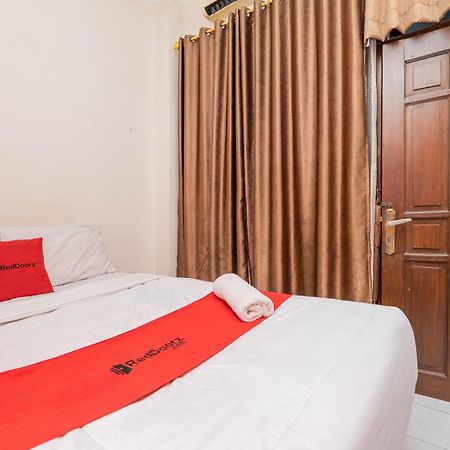 Reddoorz Plus @ Gunungsari Surabaya Kedurus Εξωτερικό φωτογραφία