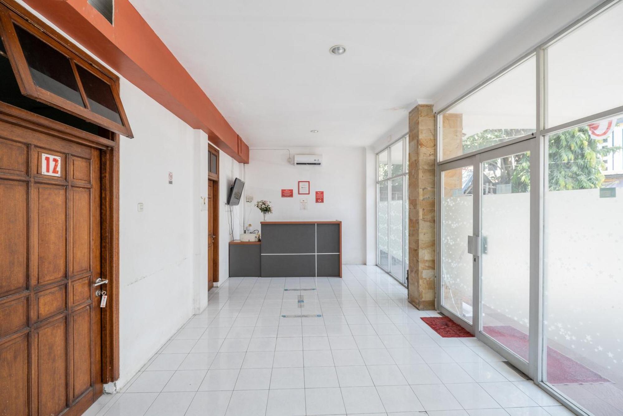 Reddoorz Plus @ Gunungsari Surabaya Kedurus Εξωτερικό φωτογραφία