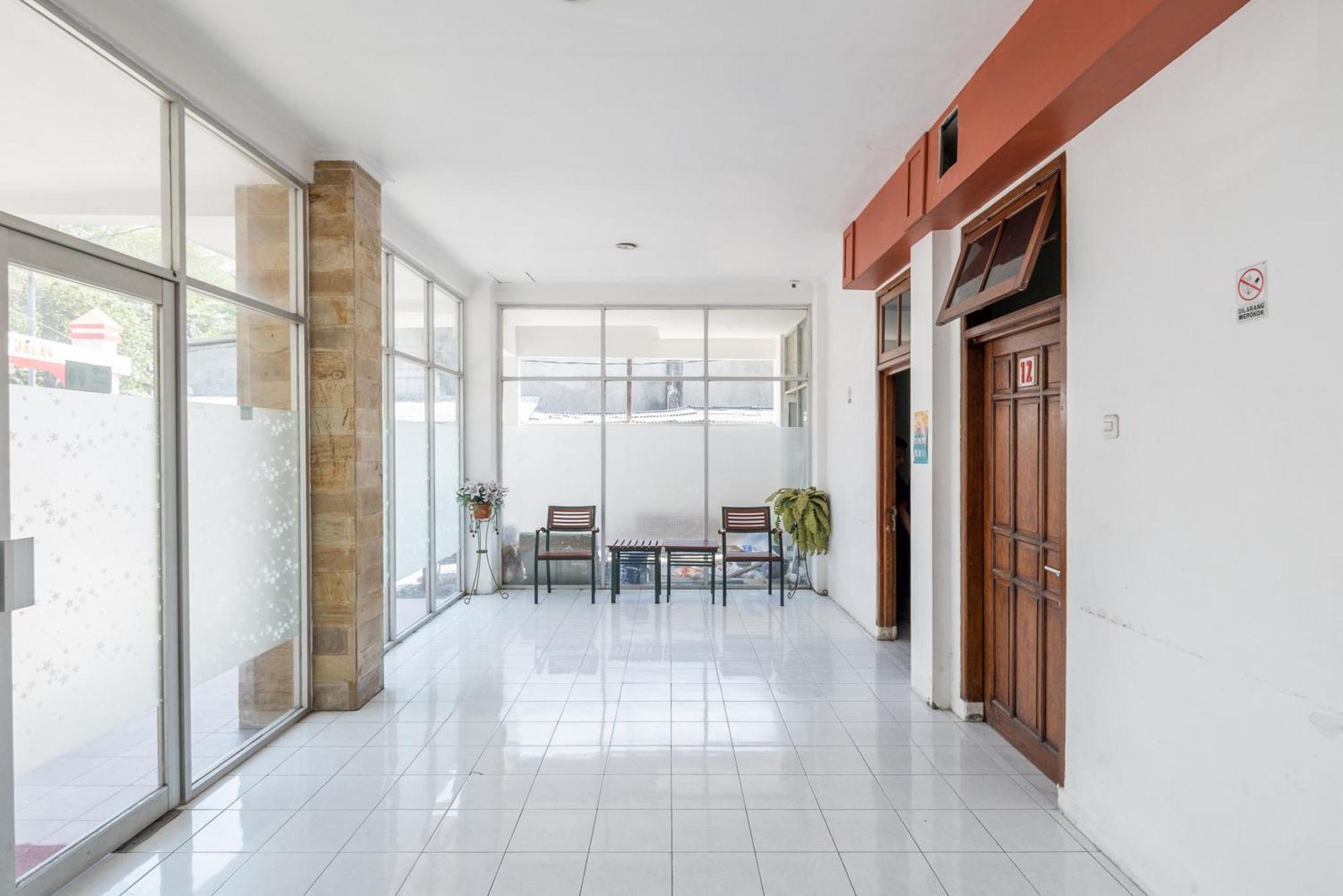 Reddoorz Plus @ Gunungsari Surabaya Kedurus Εξωτερικό φωτογραφία