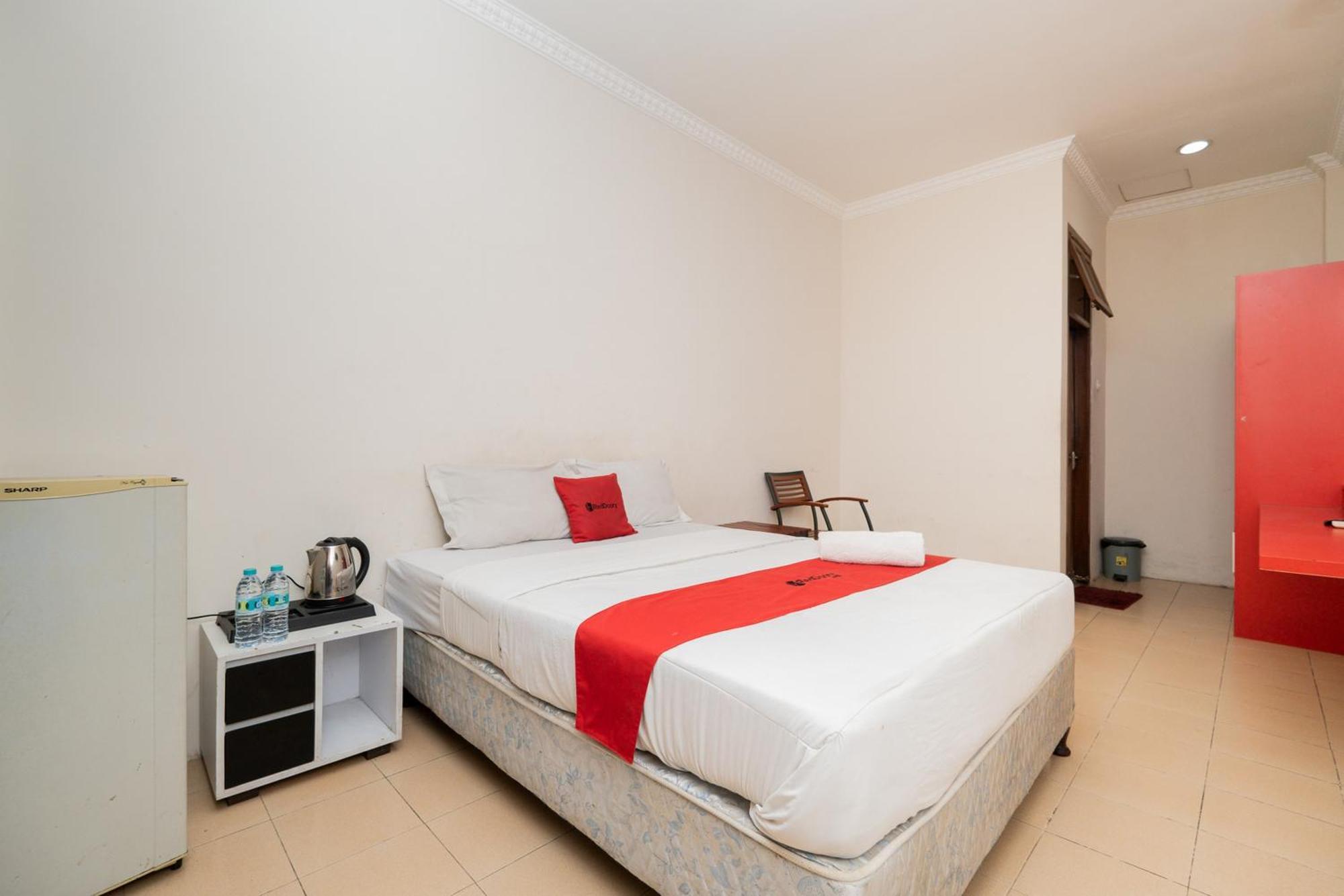 Reddoorz Plus @ Gunungsari Surabaya Kedurus Εξωτερικό φωτογραφία