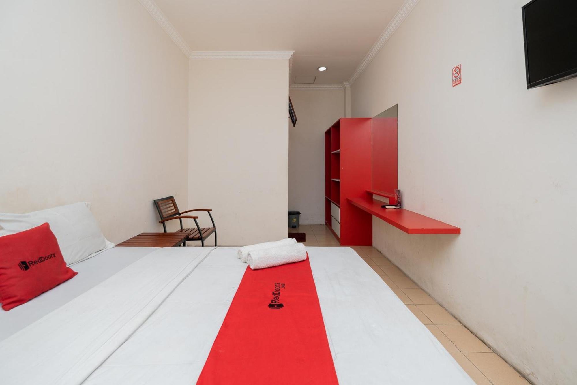 Reddoorz Plus @ Gunungsari Surabaya Kedurus Εξωτερικό φωτογραφία