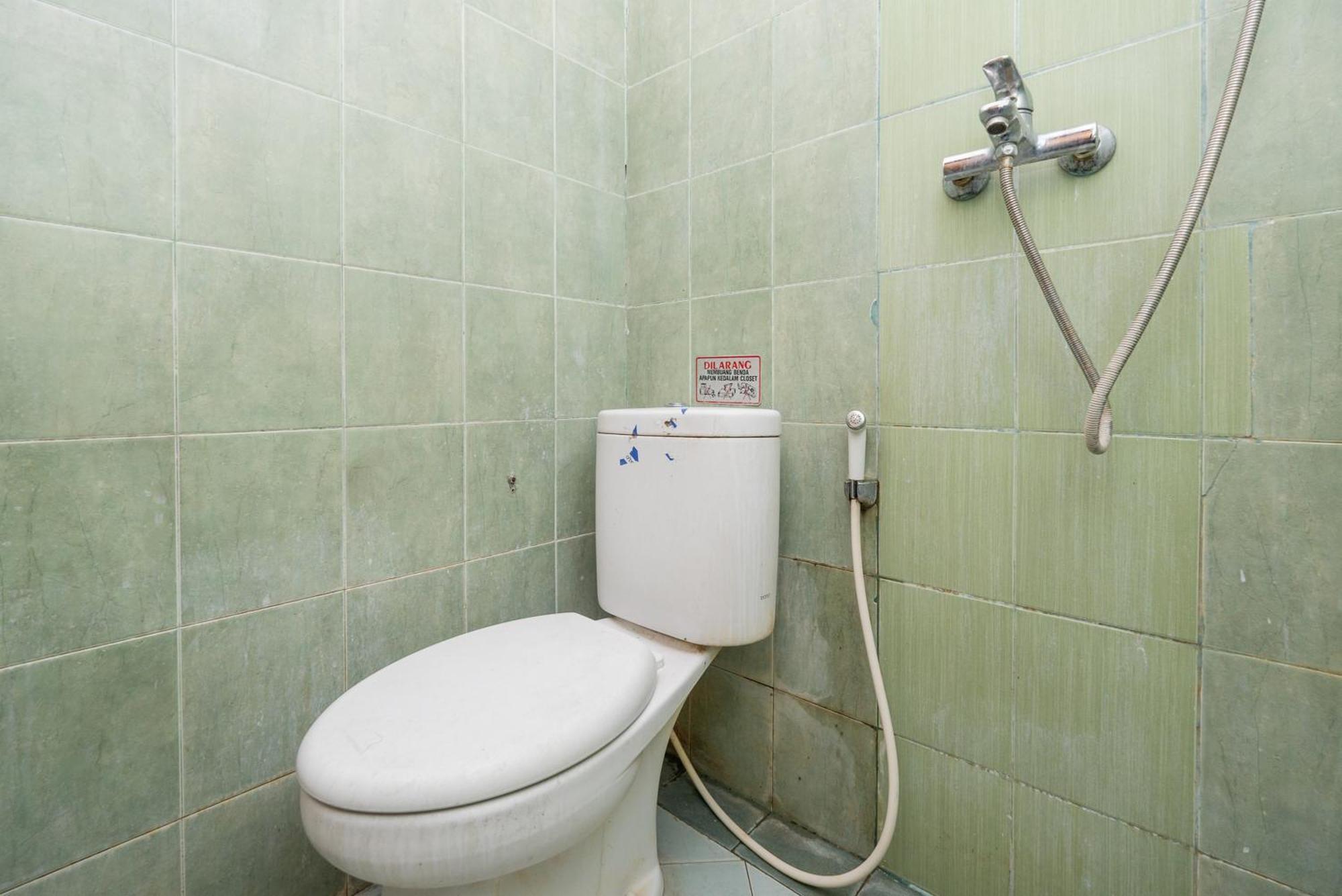 Reddoorz Plus @ Gunungsari Surabaya Kedurus Εξωτερικό φωτογραφία