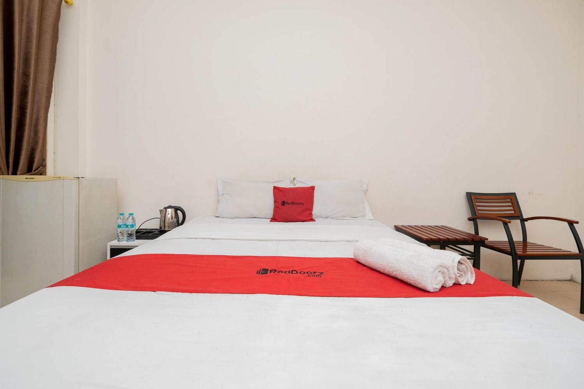 Reddoorz Plus @ Gunungsari Surabaya Kedurus Εξωτερικό φωτογραφία