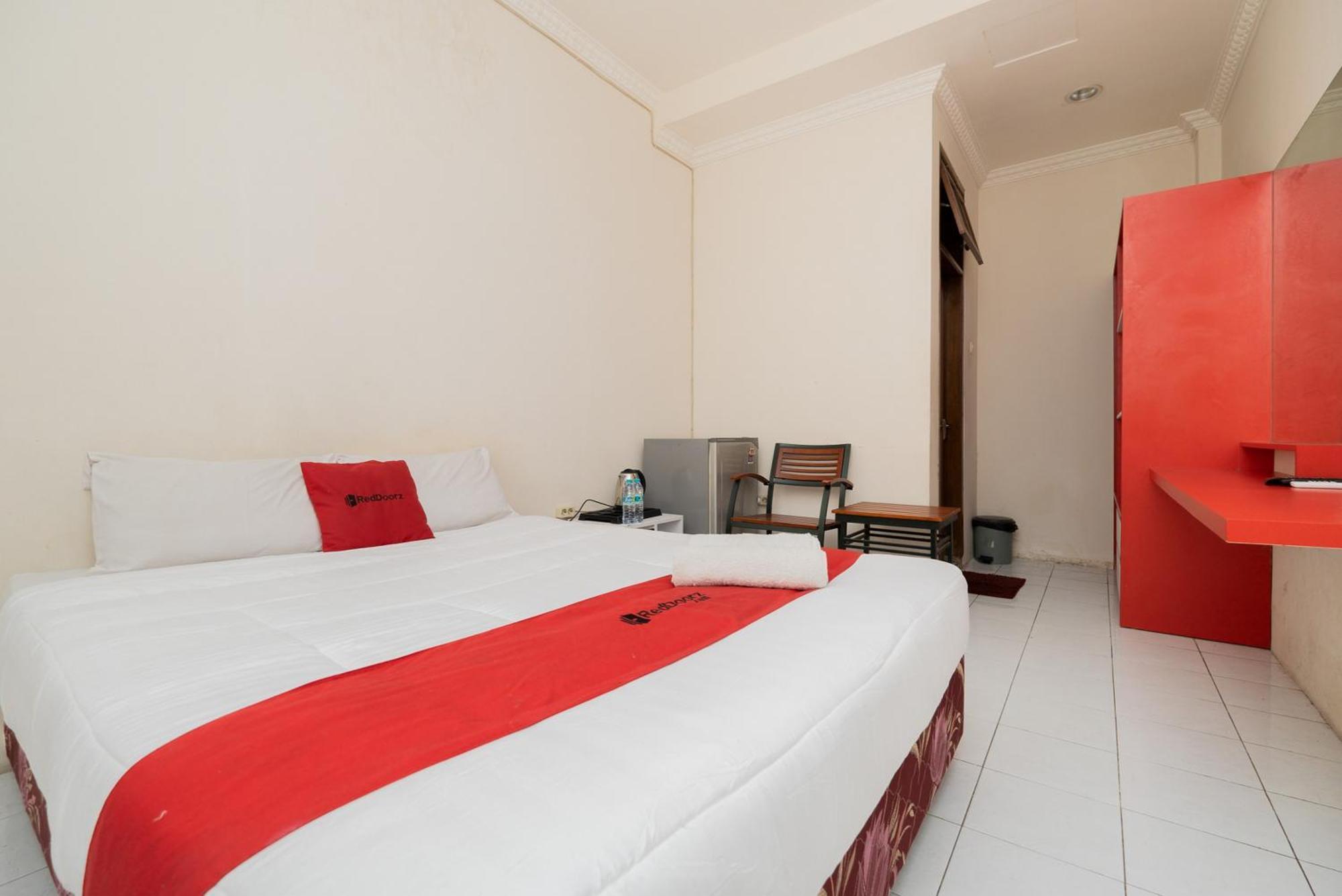 Reddoorz Plus @ Gunungsari Surabaya Kedurus Εξωτερικό φωτογραφία