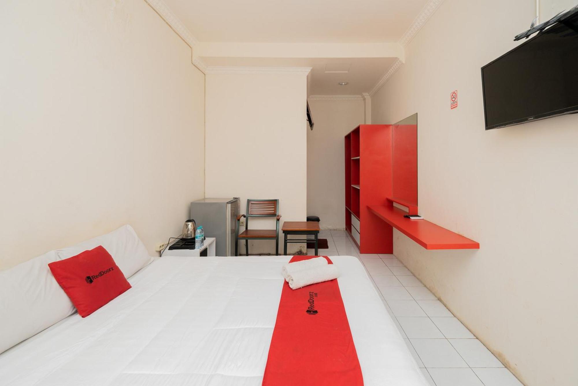 Reddoorz Plus @ Gunungsari Surabaya Kedurus Εξωτερικό φωτογραφία