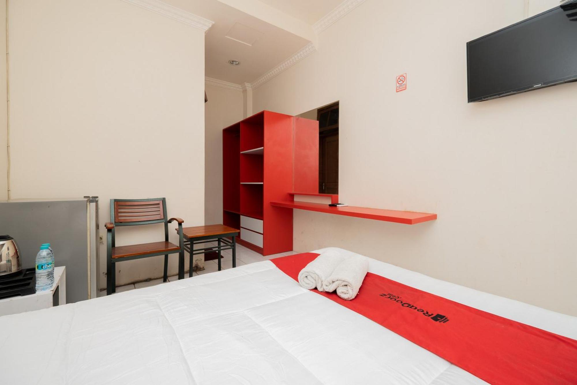 Reddoorz Plus @ Gunungsari Surabaya Kedurus Εξωτερικό φωτογραφία