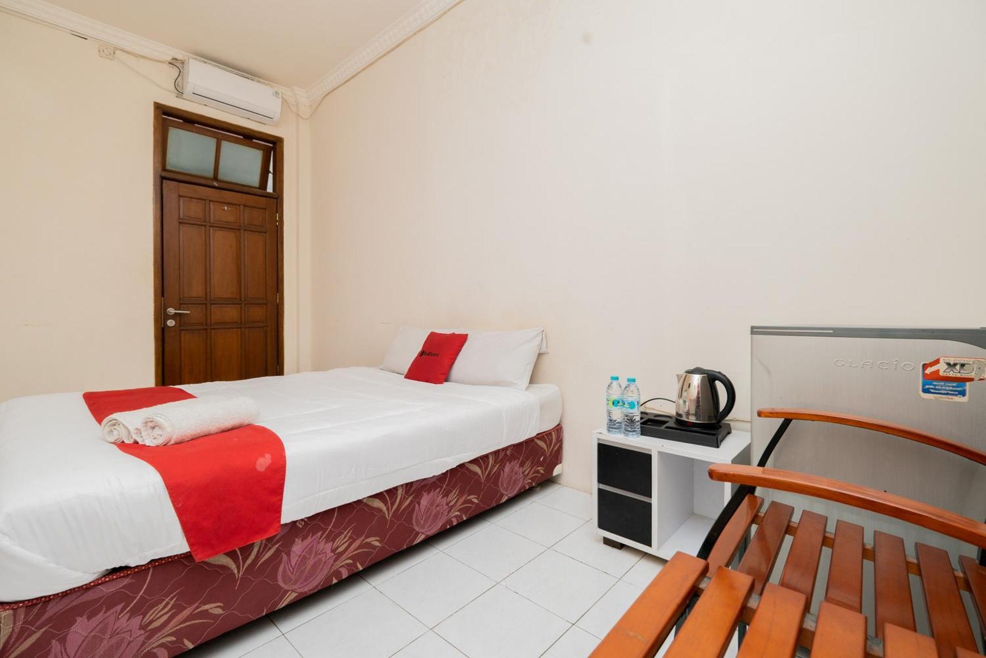 Reddoorz Plus @ Gunungsari Surabaya Kedurus Εξωτερικό φωτογραφία